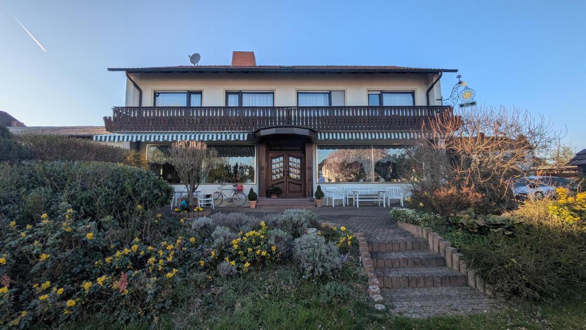 Landhotel Sonneneck - Breuna Im Naturpark מראה חיצוני תמונה
