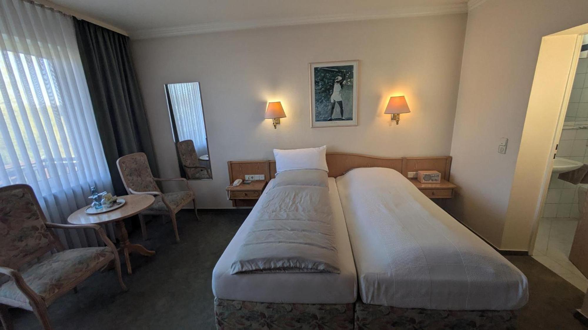 Landhotel Sonneneck - Breuna Im Naturpark מראה חיצוני תמונה